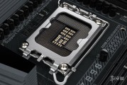英特爾下代處理器換新插槽，雙撥桿強化散熱